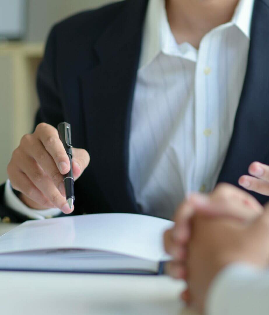 the lawyer is giving legal advice 2021 08 26 17 53 37 utc (1)